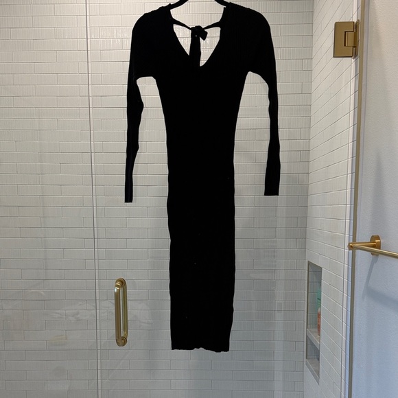 Forever 21 Dresses & Skirts - Forever 21 V Neck sweater dress with ties in the back- Long Sleeve